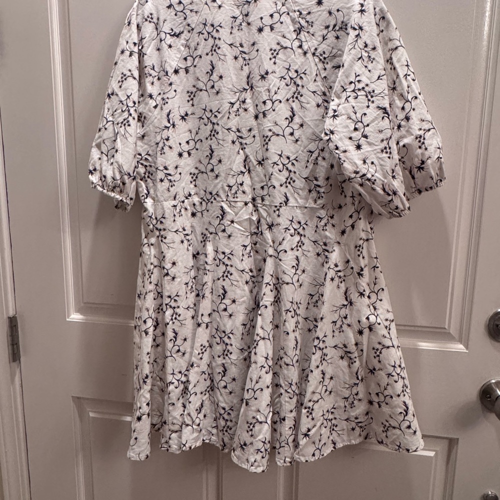 Universal Thread White Mini Dress with Black Floral Print - Picture 8 of 8